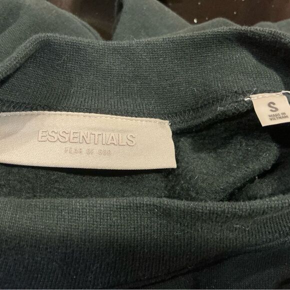 Black Essentials Sweatshirt - Picture 8 of 10